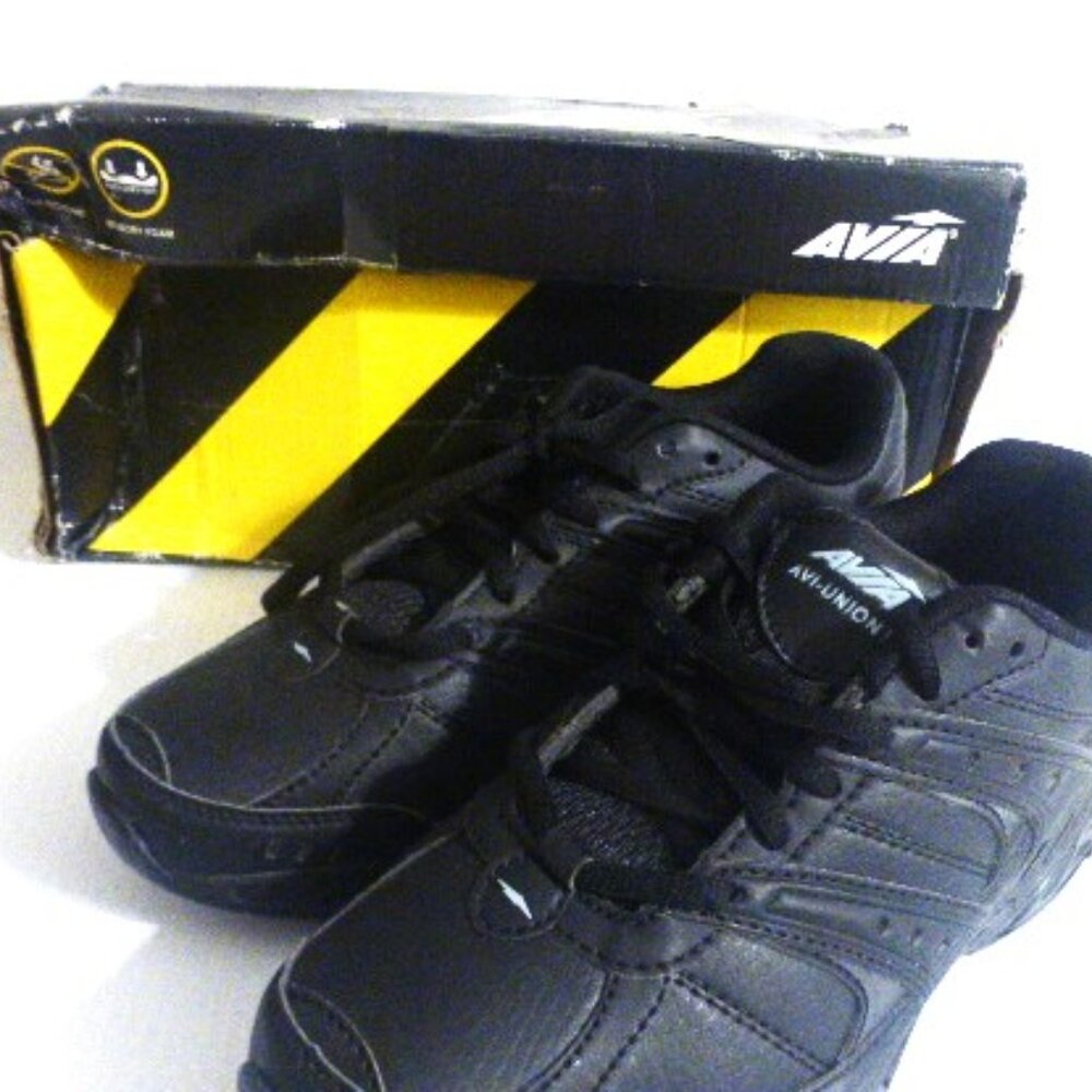 NEW Aviva Woman's SAFETY Shoes Sz 6W Oil & Slip Resistant Shoes Aviva Avi-Union